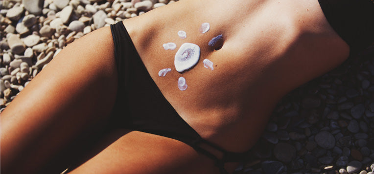 Come preparare la pelle al sole con integratori naturali e cibi giusti