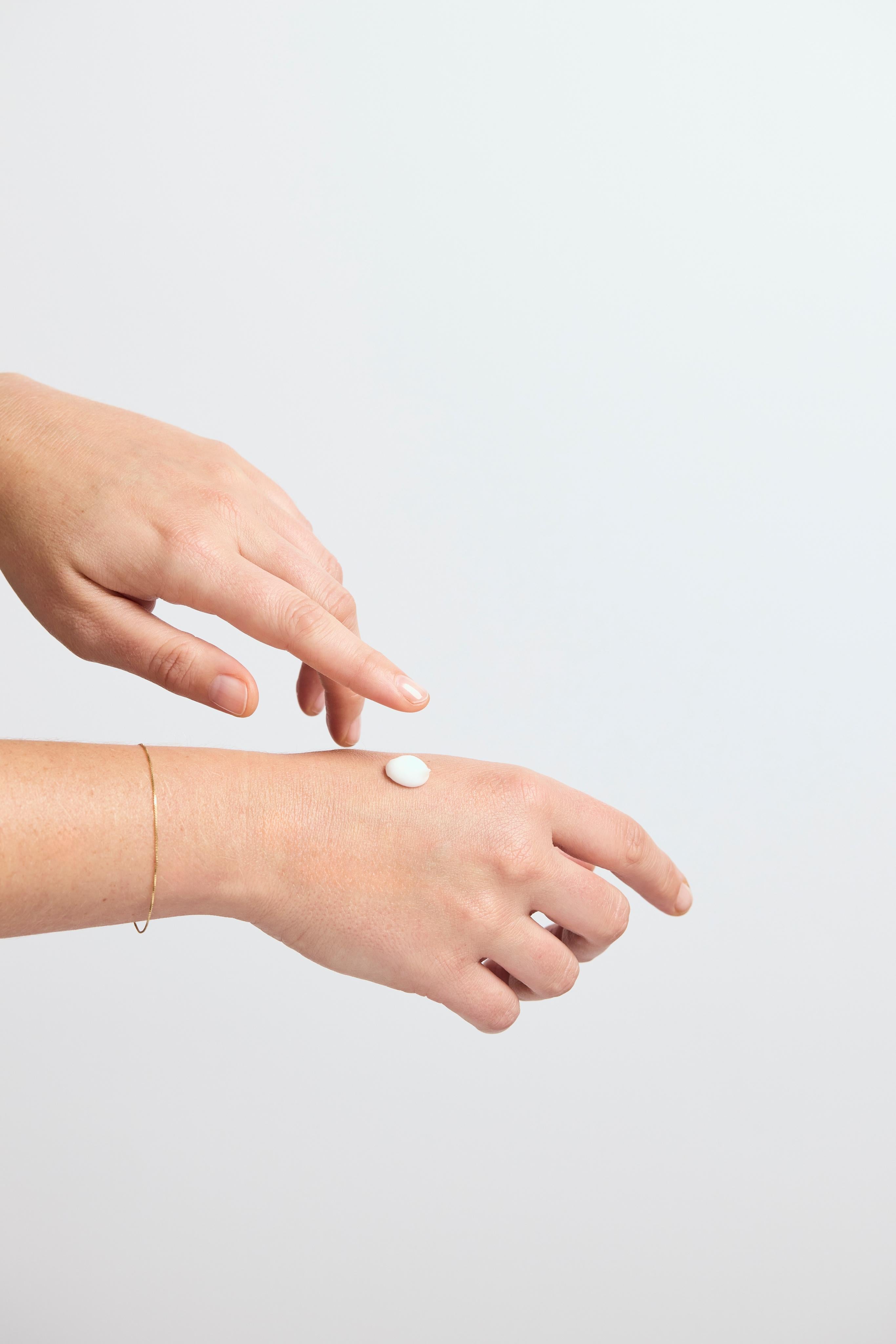 8008843135073_Aloe Vera_crema mani_02