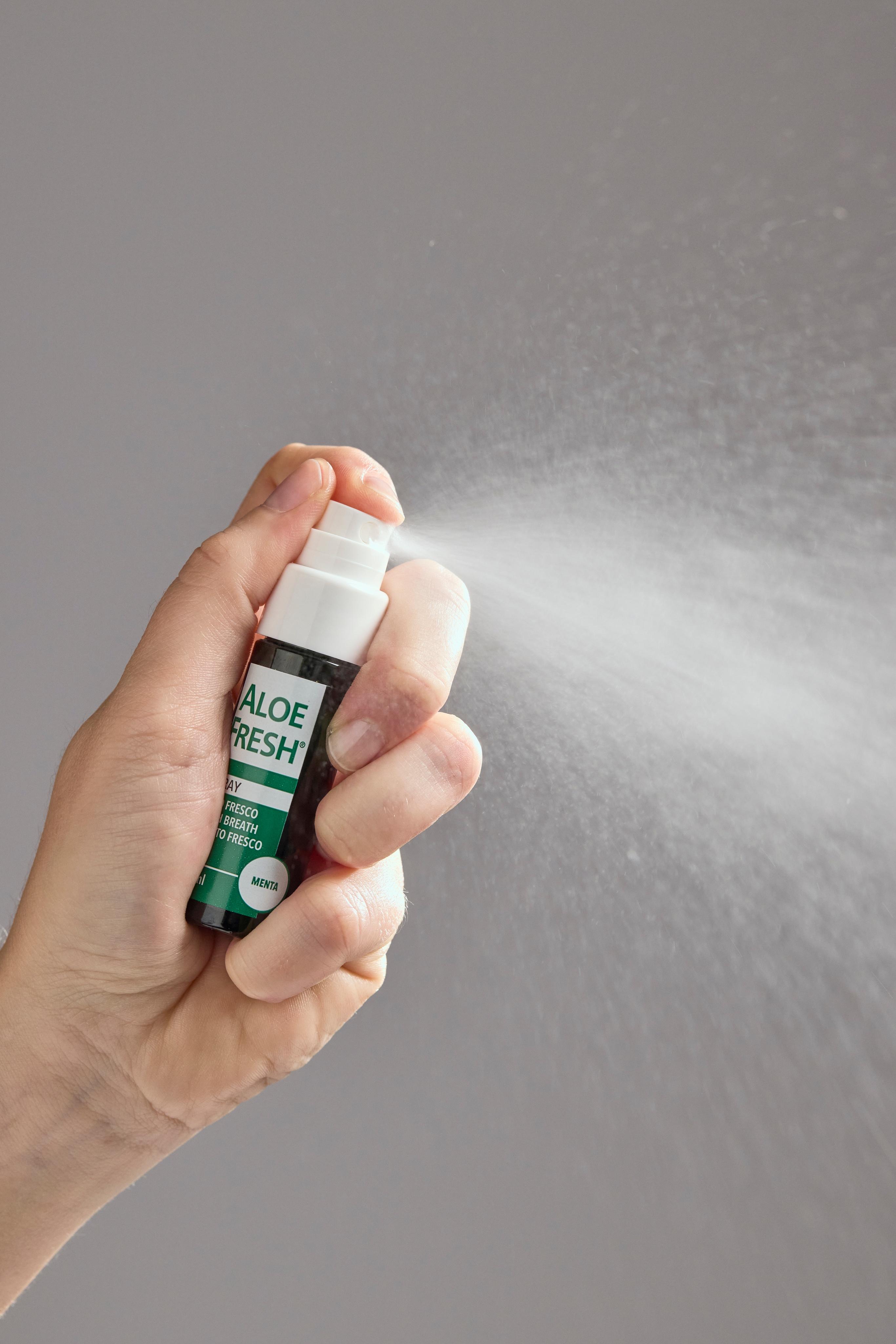 8008843133444_aloe fresh_ Alito Fresco Spray_Menta_15 ml_02