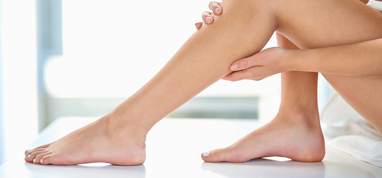 Scopri i rimedi naturali contro le gambe gonfie