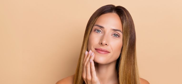 Pelle spenta in autunno? Usa il collagene!
